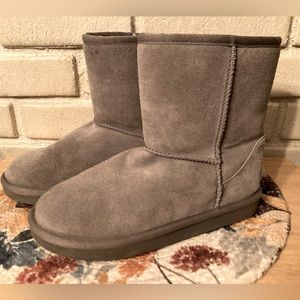 Koolaburra Ugg girls boots
